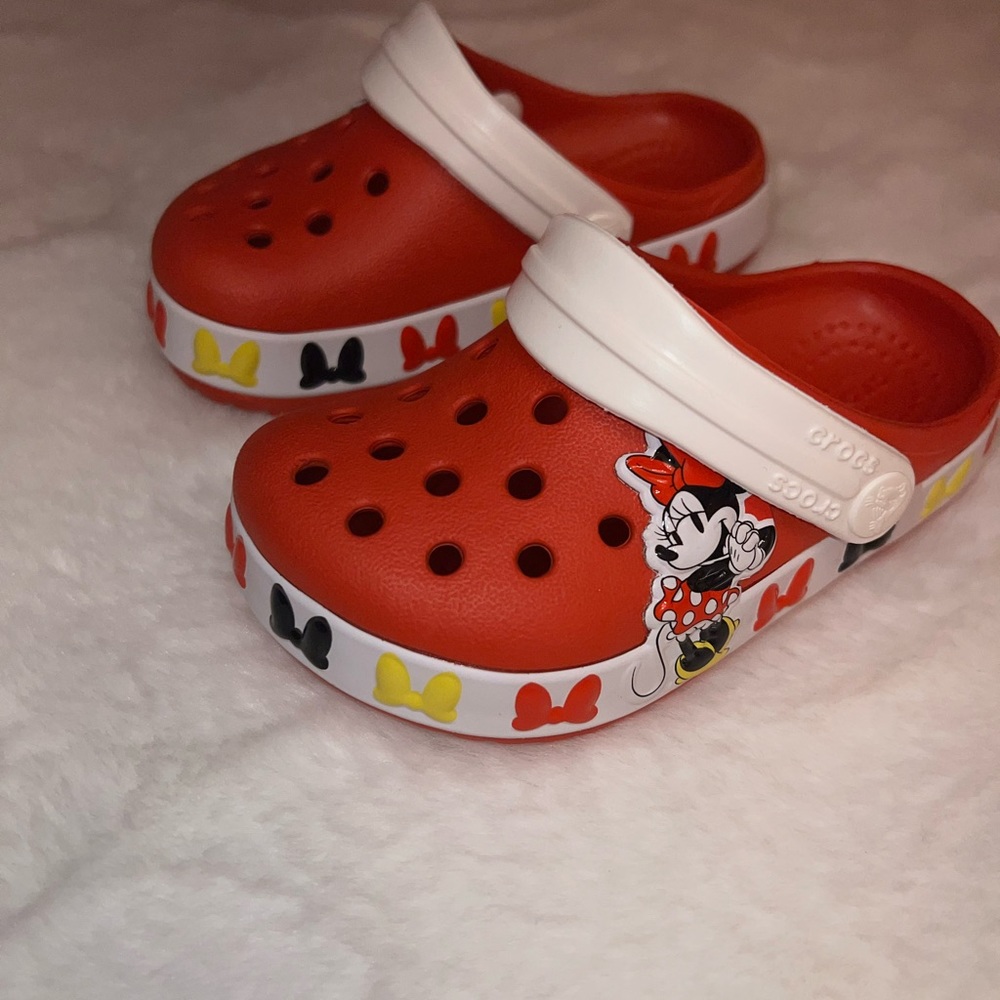 Disney Minnie Crocs